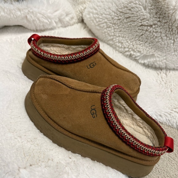 UGG Shoes - UGG Women's chestnut Tazz II platform clogs size 8